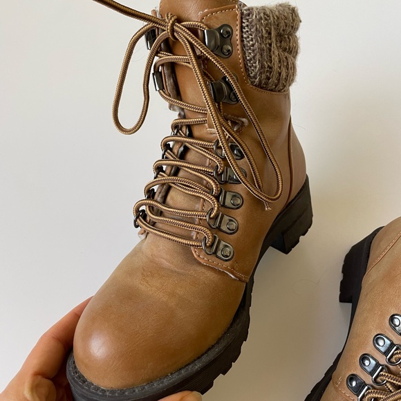 Outdoor style ankle boots - Picture 10 of 16